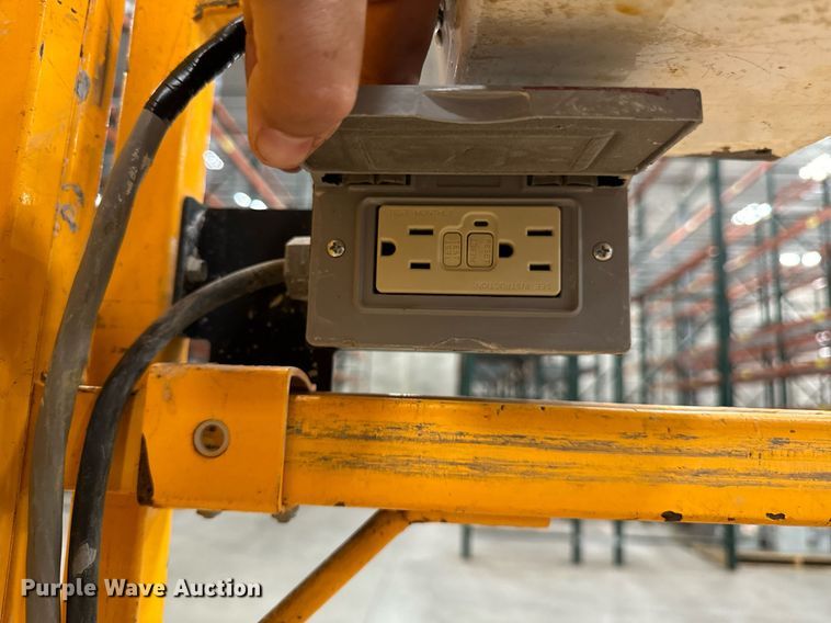 image for item EG6720 2015 Hy-Brid HB-1430 scissor lift