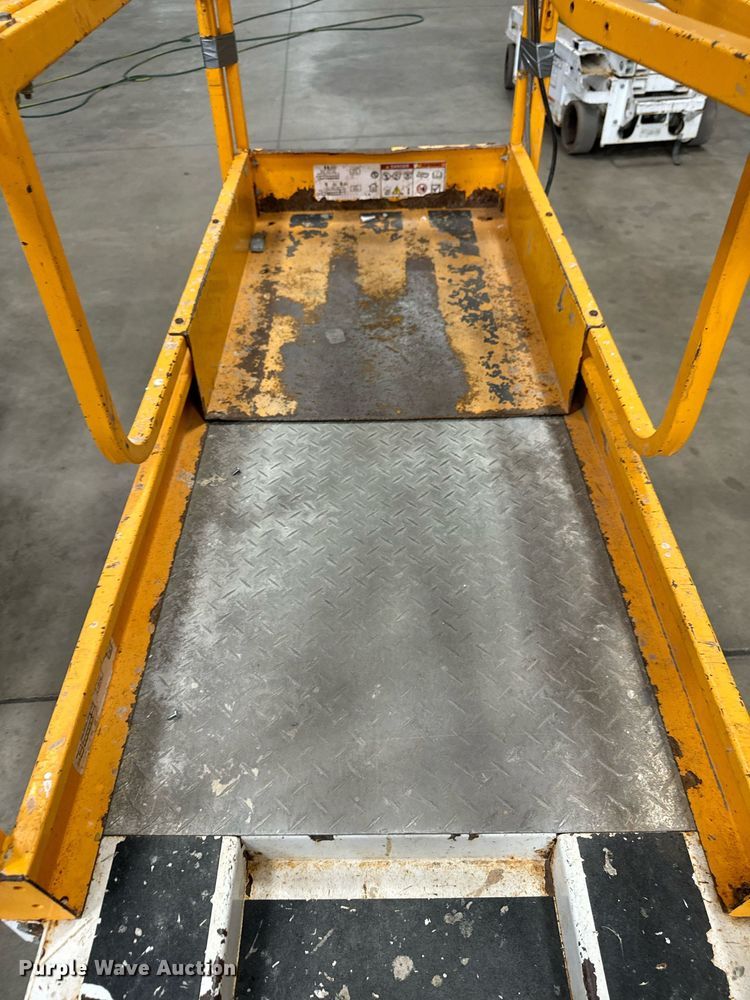 image for item EG6720 2015 Hy-Brid HB-1430 scissor lift