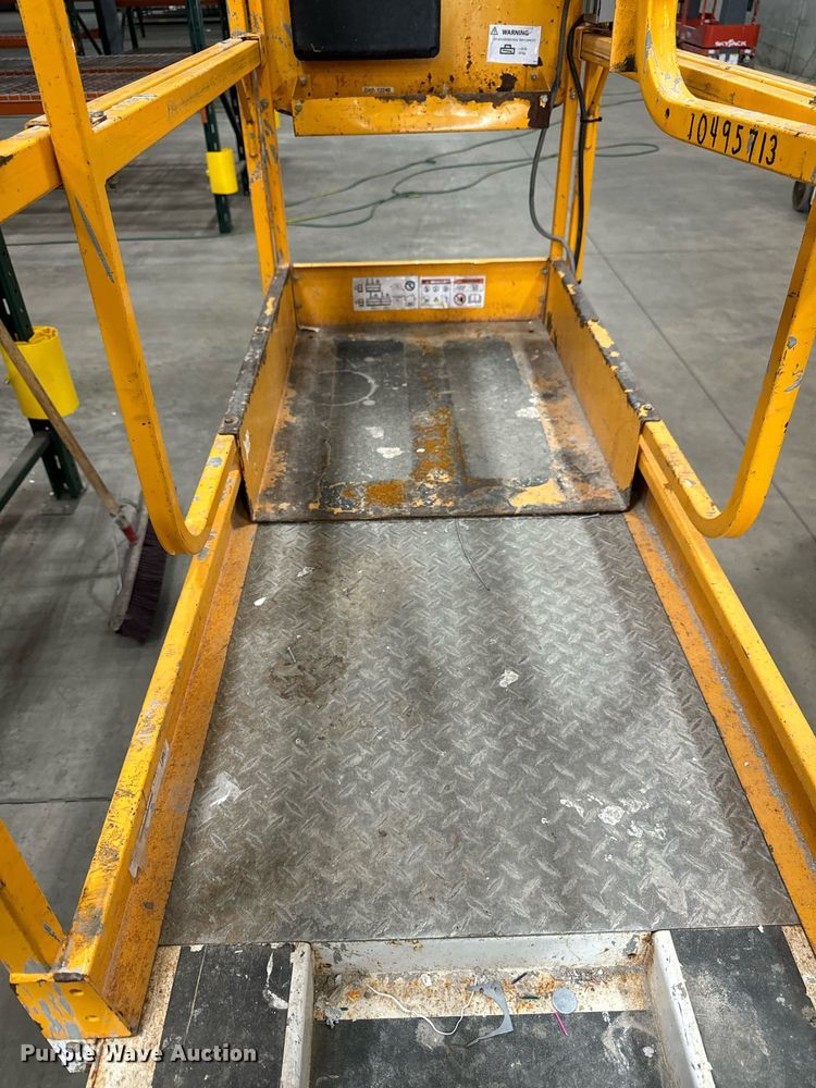 image for item EG6723 2016 Hy-Brid HB-1430 scissor lift