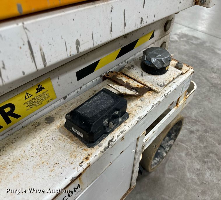 image for item EG6723 2016 Hy-Brid HB-1430 scissor lift