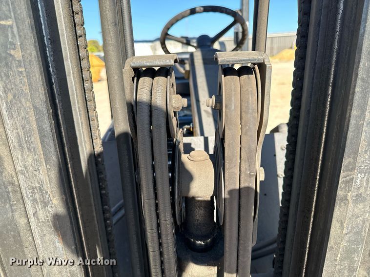 image for item EG6726 Yale GLC050RGNUAE084 forklift