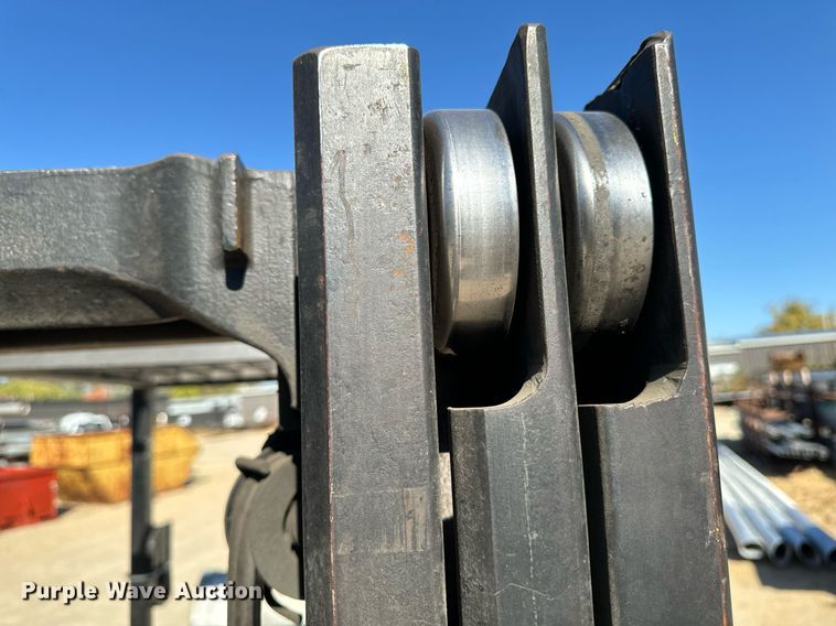 image for item EG6726 Yale GLC050RGNUAE084 forklift