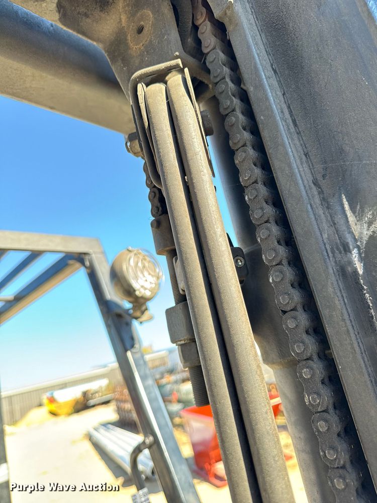 image for item EG6726 Yale GLC050RGNUAE084 forklift