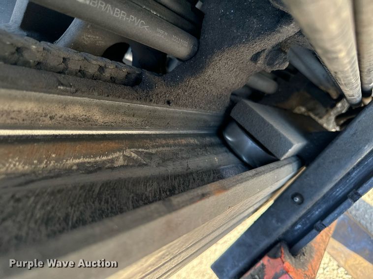 image for item EG6726 Yale GLC050RGNUAE084 forklift