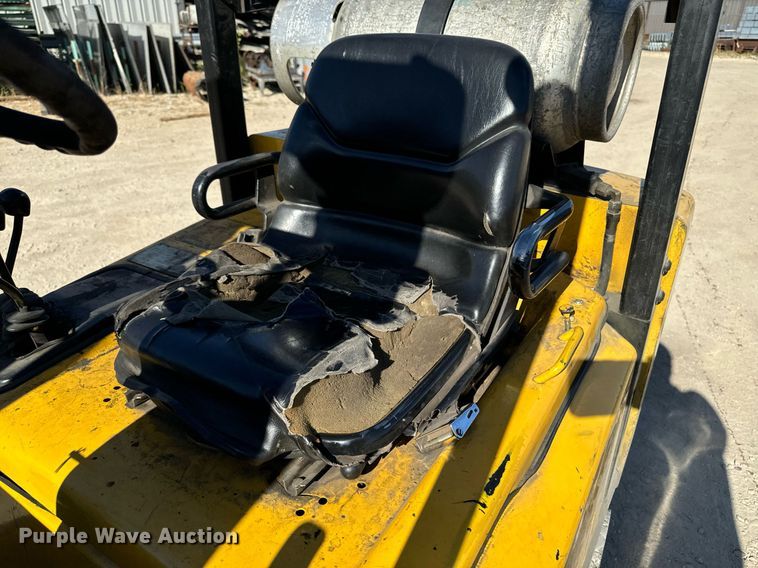 image for item EG6726 Yale GLC050RGNUAE084 forklift