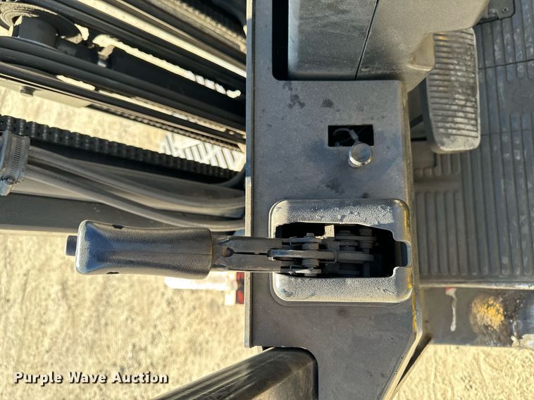 image for item EG6726 Yale GLC050RGNUAE084 forklift