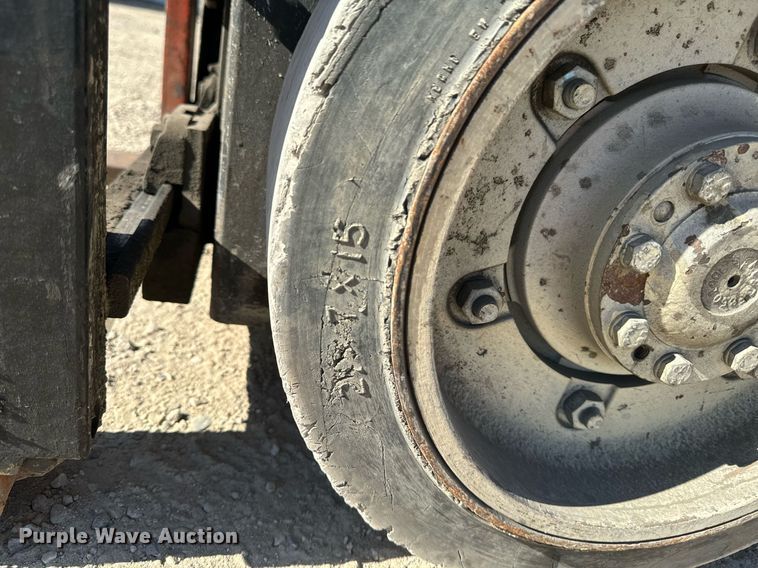 image for item EG6726 Yale GLC050RGNUAE084 forklift