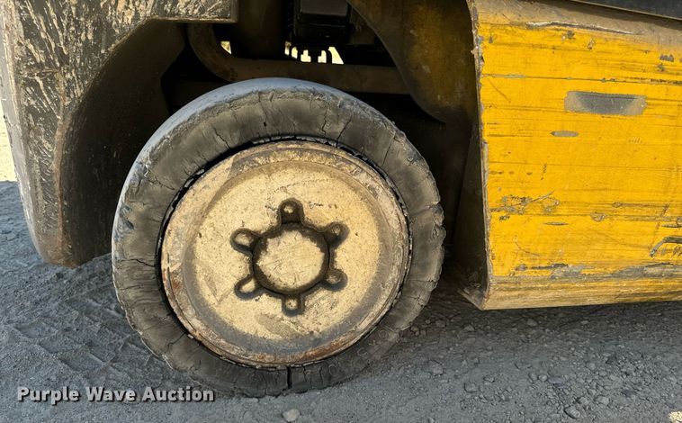 image for item EG6726 Yale GLC050RGNUAE084 forklift
