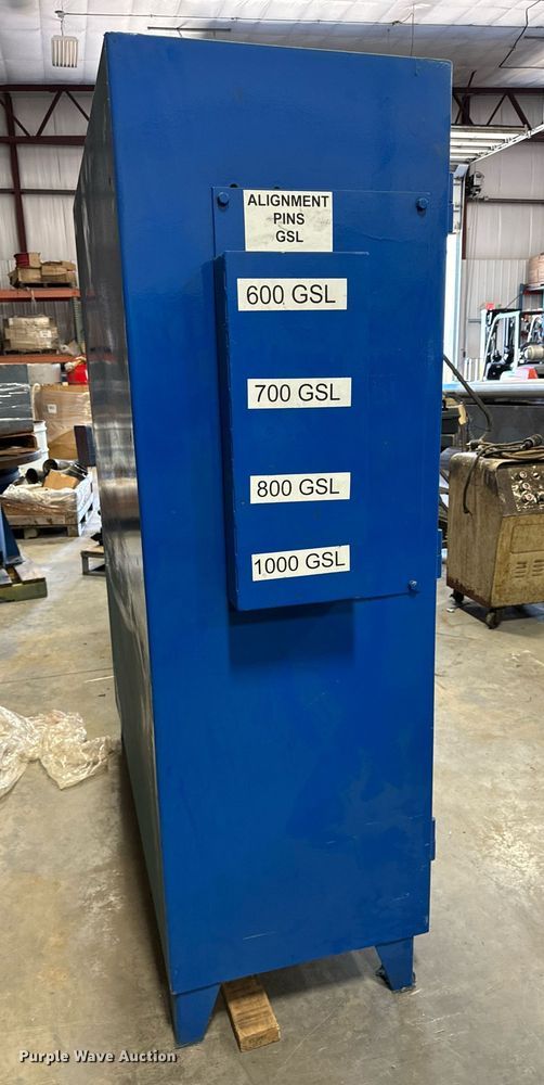 image for item EG6738 (2) storage cabinets 