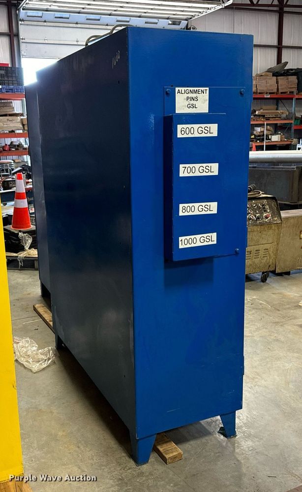 image for item EG6738 (2) storage cabinets 