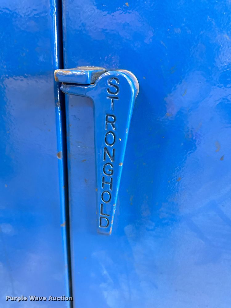 image for item EG6738 (2) storage cabinets 