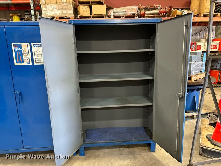 image for item EG6738 (2) storage cabinets 