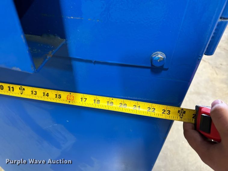 image for item EG6738 (2) storage cabinets 