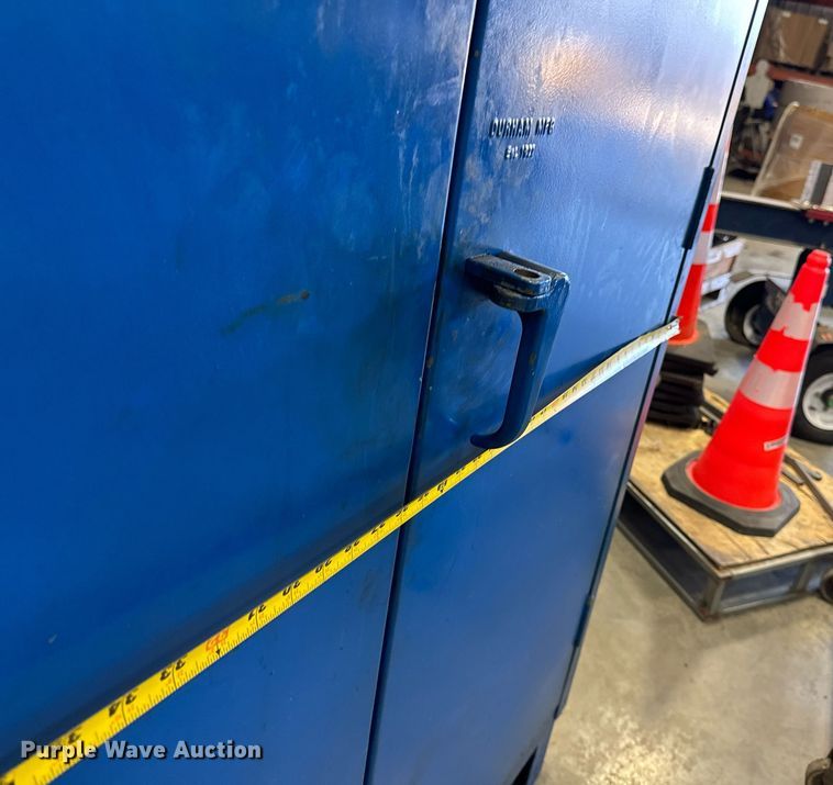 image for item EG6738 (2) storage cabinets 