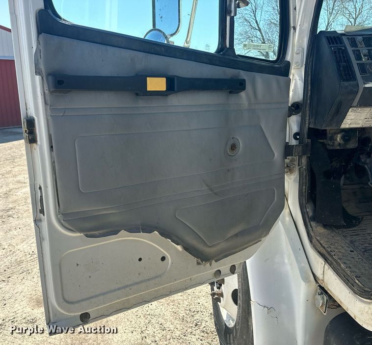 image for item EH6605 1998 Freightliner FL70 dump truck