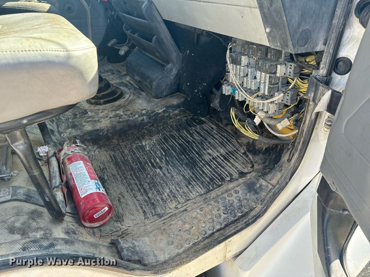 image for item EH6605 1998 Freightliner FL70 dump truck