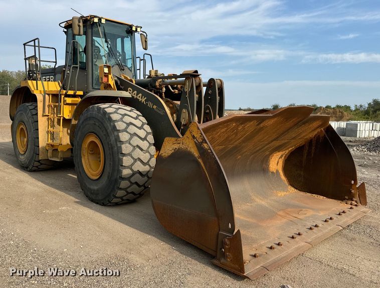 image for item EH7021 2017 John Deere 844K-III wheel loader