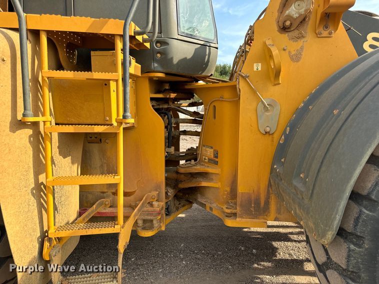 image for item EH7021 2017 John Deere 844K-III wheel loader