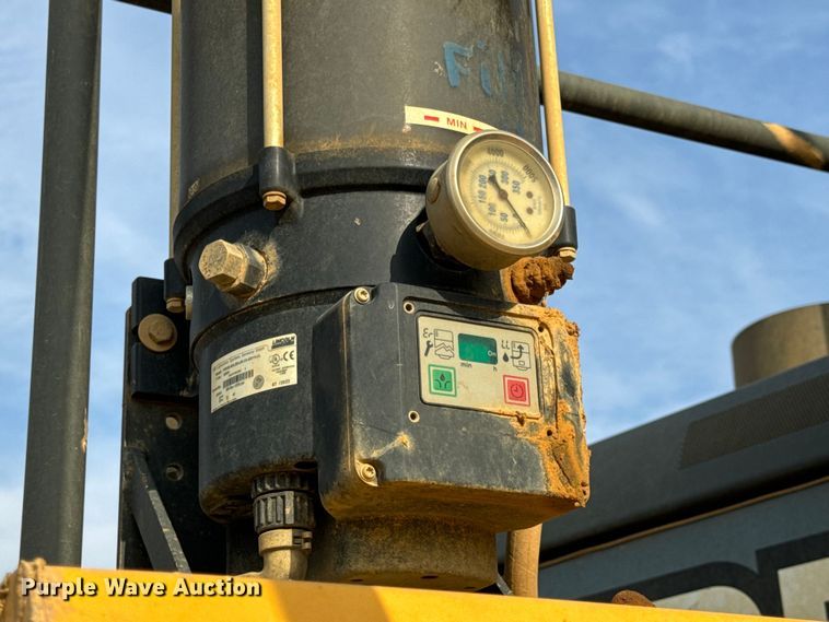 image for item EH7021 2017 John Deere 844K-III wheel loader