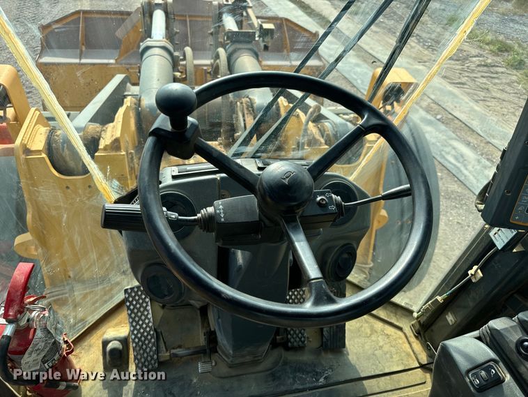 image for item EH7021 2017 John Deere 844K-III wheel loader