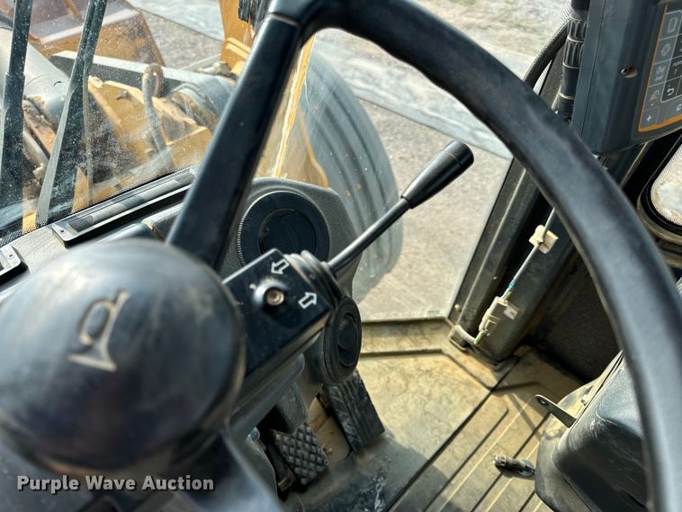 image for item EH7021 2017 John Deere 844K-III wheel loader