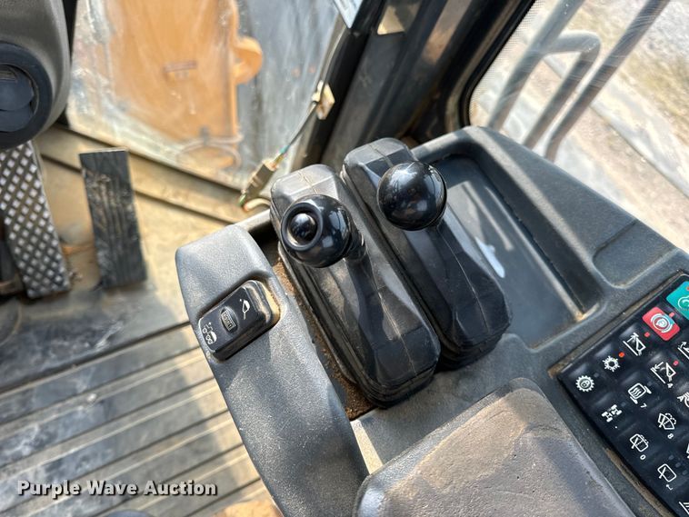 image for item EH7021 2017 John Deere 844K-III wheel loader