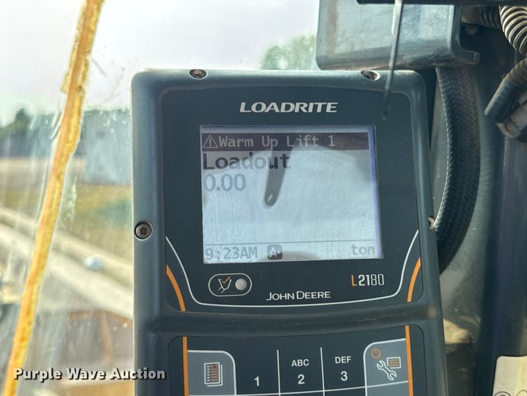 image for item EH7021 2017 John Deere 844K-III wheel loader