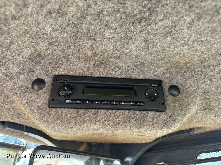 image for item EH7021 2017 John Deere 844K-III wheel loader