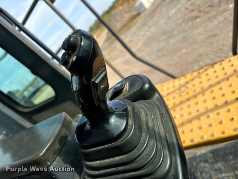 image for item EH7021 2017 John Deere 844K-III wheel loader