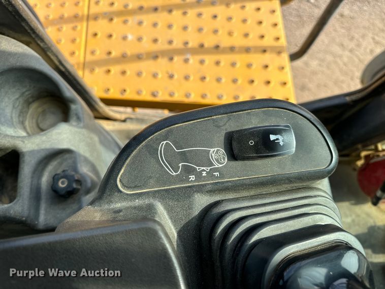 image for item EH7021 2017 John Deere 844K-III wheel loader