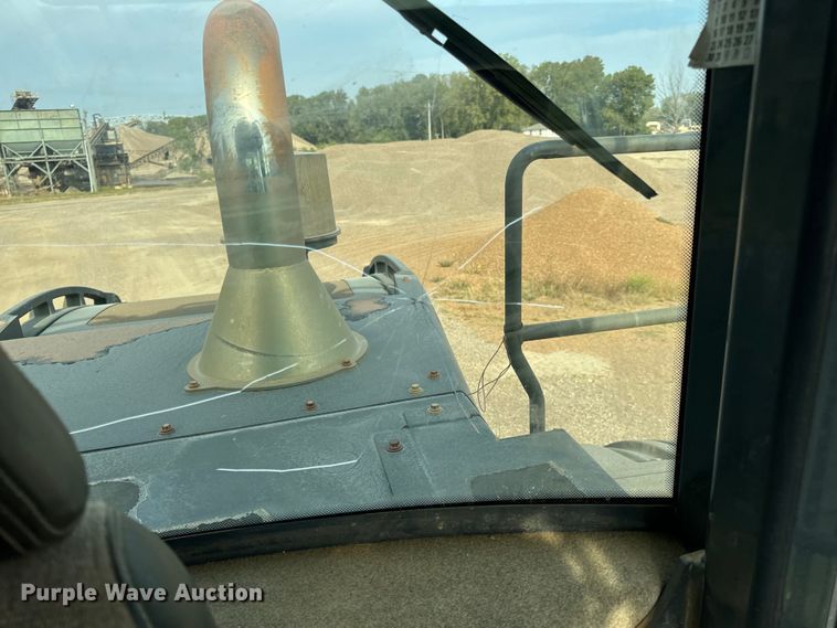 image for item EH7021 2017 John Deere 844K-III wheel loader