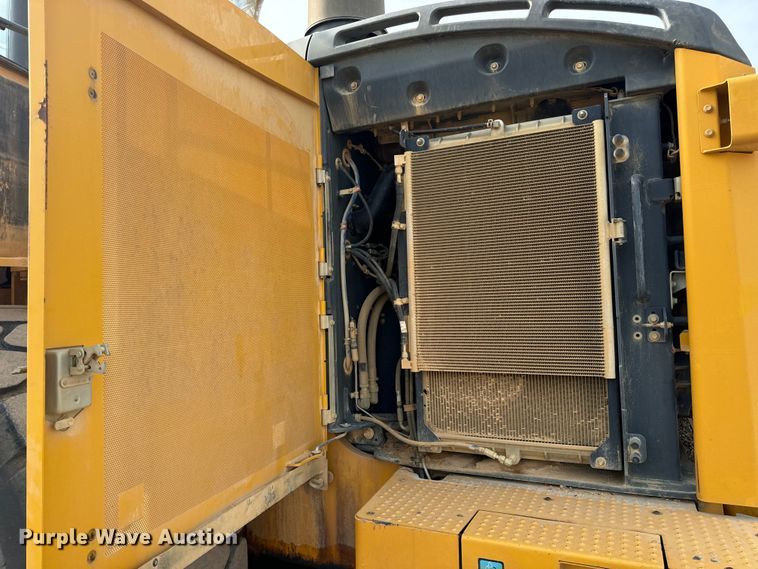 image for item EH7021 2017 John Deere 844K-III wheel loader