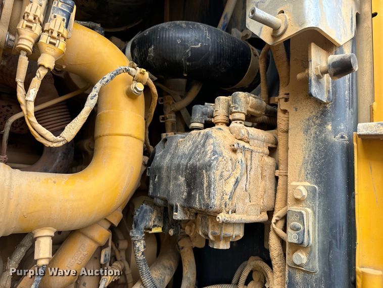 image for item EH7021 2017 John Deere 844K-III wheel loader