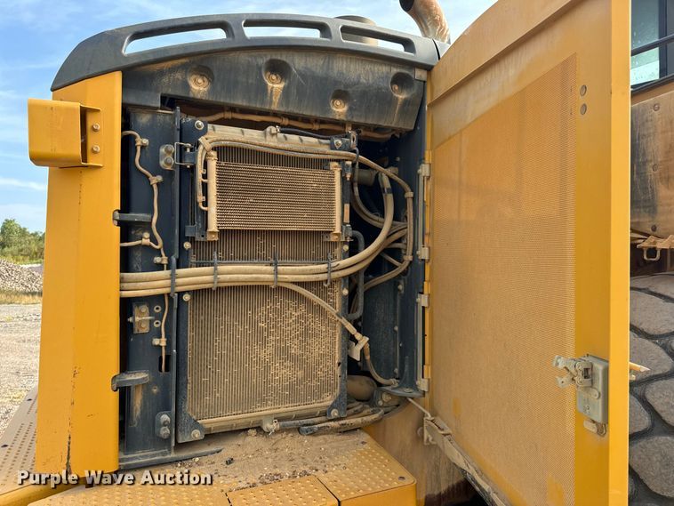 image for item EH7021 2017 John Deere 844K-III wheel loader