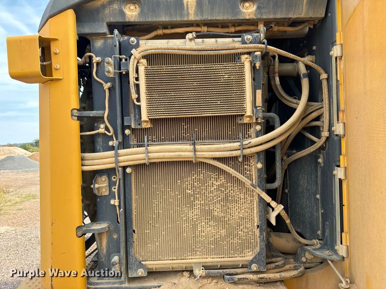 image for item EH7021 2017 John Deere 844K-III wheel loader