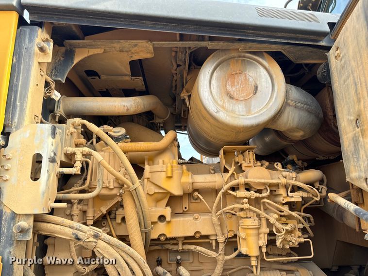 image for item EH7021 2017 John Deere 844K-III wheel loader