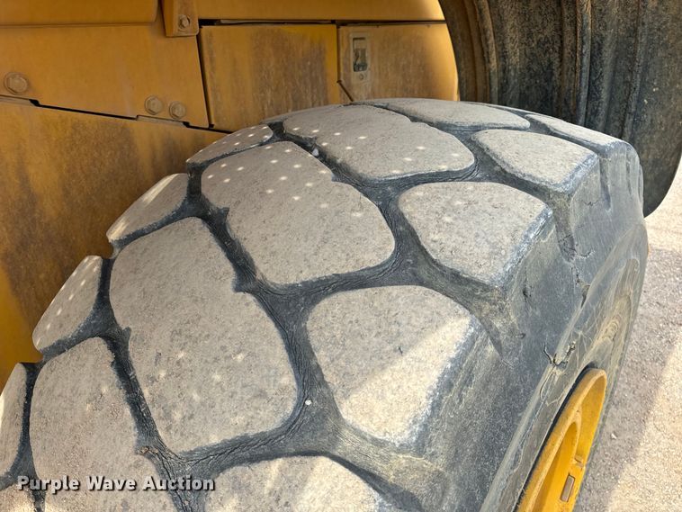 image for item EH7021 2017 John Deere 844K-III wheel loader