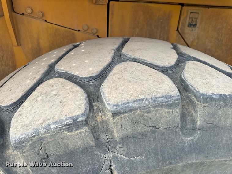 image for item EH7021 2017 John Deere 844K-III wheel loader