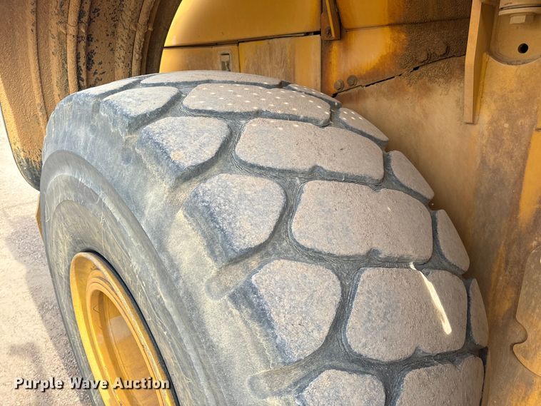 image for item EH7021 2017 John Deere 844K-III wheel loader