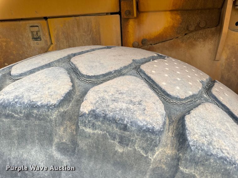 image for item EH7021 2017 John Deere 844K-III wheel loader