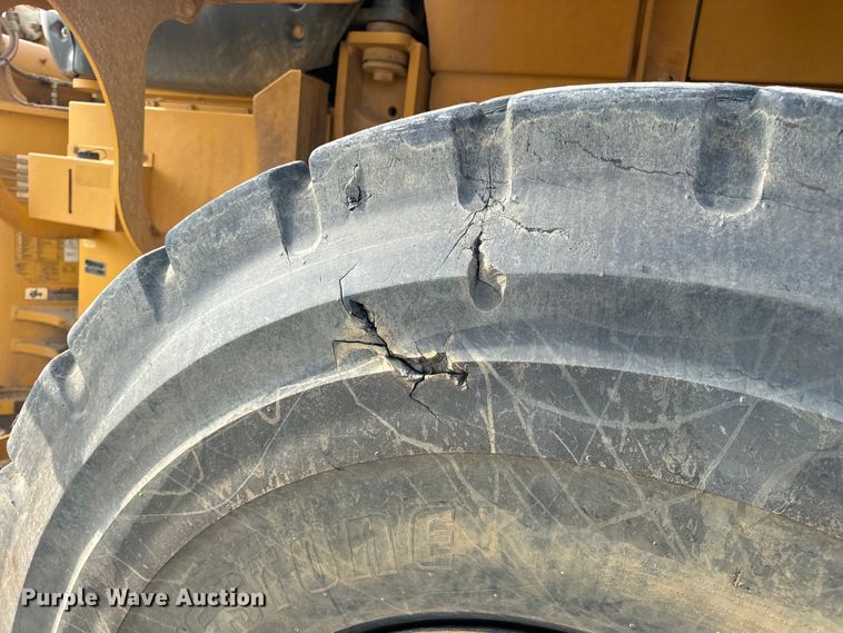 image for item EH7021 2017 John Deere 844K-III wheel loader