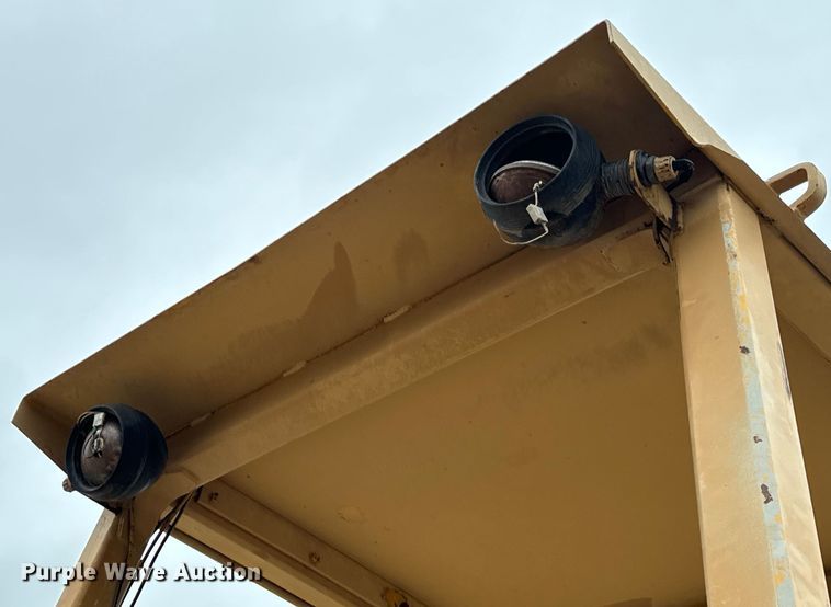 image for item EH7025 1989 Fiat-Allis FL10E  track loader