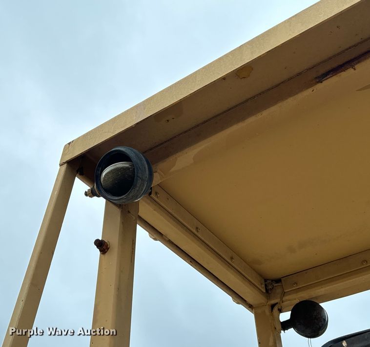 image for item EH7025 1989 Fiat-Allis FL10E  track loader