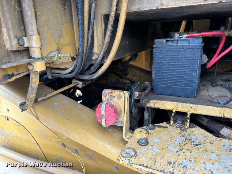 image for item EH7025 1989 Fiat-Allis FL10E  track loader