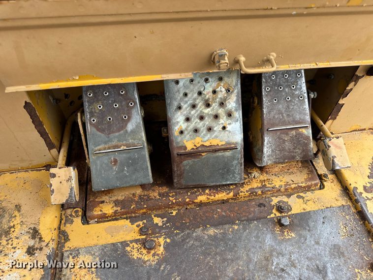 image for item EH7025 1989 Fiat-Allis FL10E  track loader