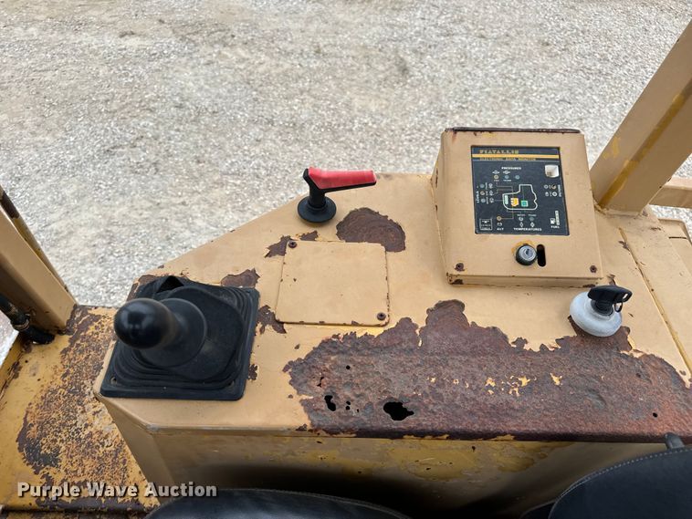 image for item EH7025 1989 Fiat-Allis FL10E  track loader