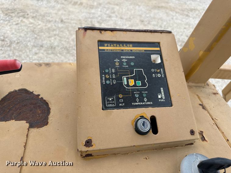 image for item EH7025 1989 Fiat-Allis FL10E  track loader