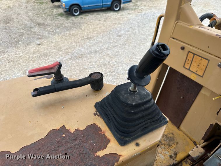 image for item EH7025 1989 Fiat-Allis FL10E  track loader