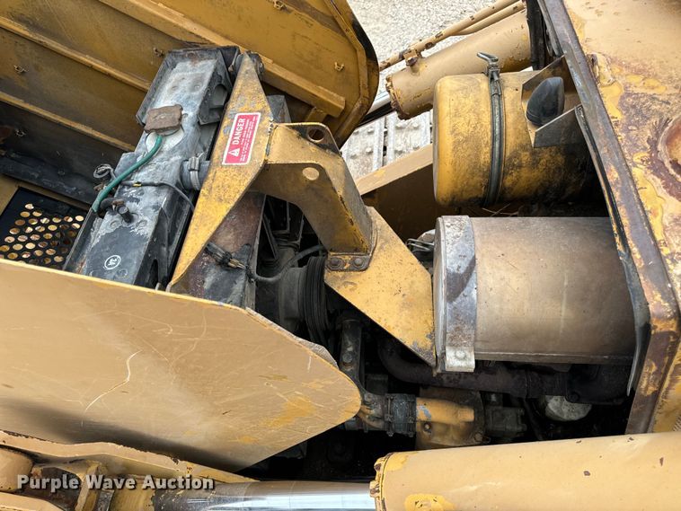 image for item EH7025 1989 Fiat-Allis FL10E  track loader