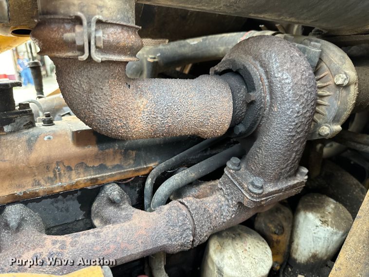 image for item EH7025 1989 Fiat-Allis FL10E  track loader